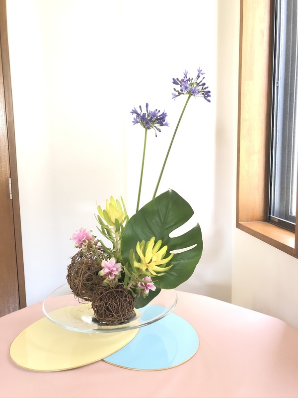 花を生ける楽しみ 花ごころ 華道 茶道 フラワーアレンジメントが一箇所で学べる教室です